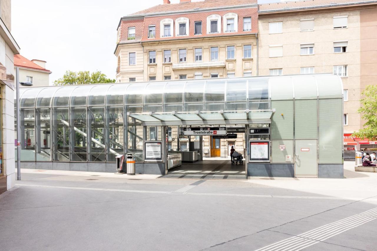 Yeshello Central Station Wien Eksteriør billede